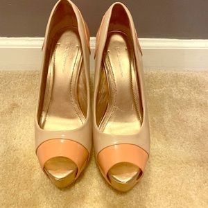 BCBGeneration blush and nude Pump size 9B